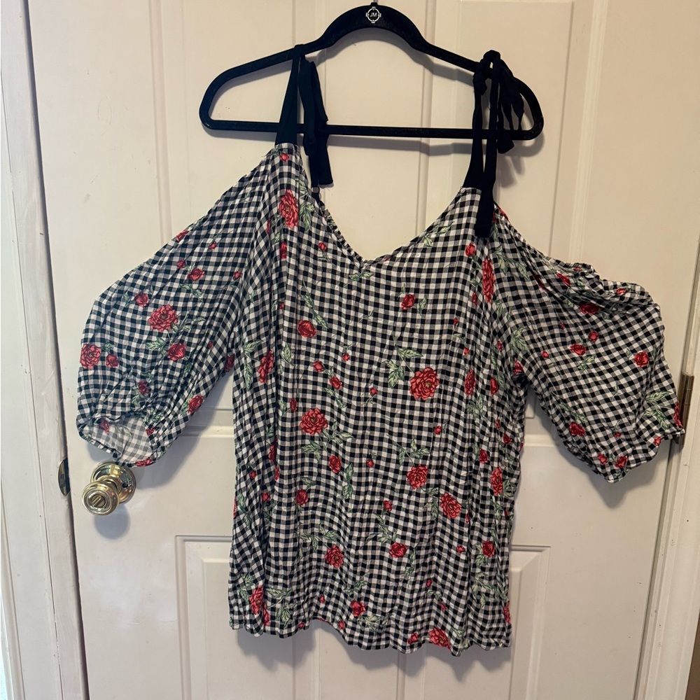 Torrid plus size 30/32 Black and White Puff Sleeve off the shoulder blouse